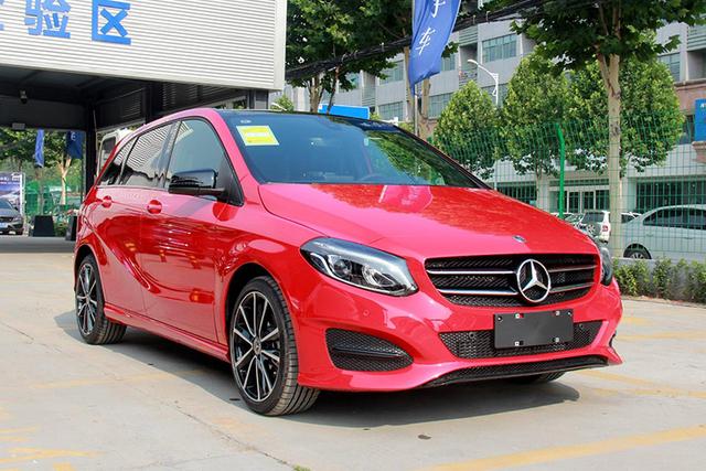 地狱男爵：血皇后崛起（国语版） 相关产品