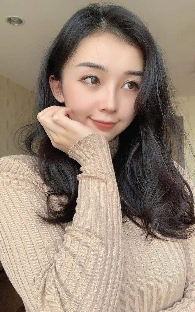 他朝那边走了 产品图片