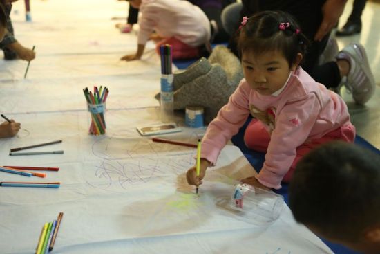 冰山上的来客 相关产品