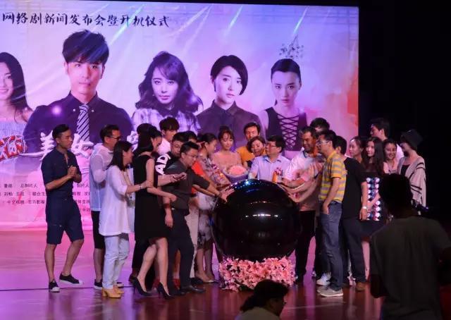 圣诞玫瑰(粤语版) 相关产品