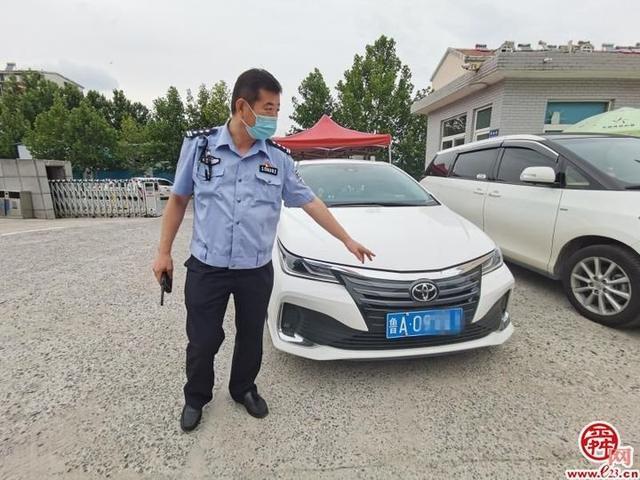 和巴什尔跳华尔兹 产品图片