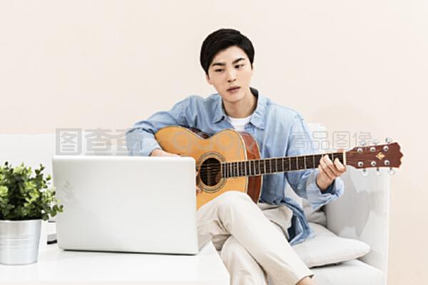 吃土的十二个月 产品图片