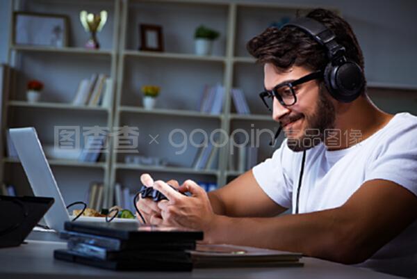 侥幸逃生的司机 相关产品